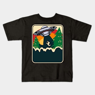 Retro alien ufo Kids T-Shirt